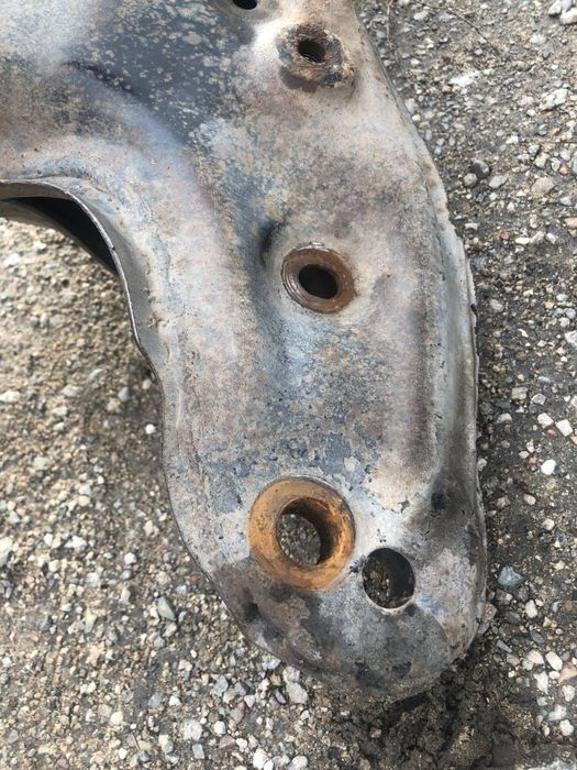 Подрамник на джили мк крос