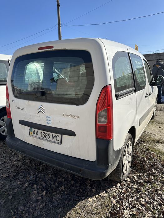 Легковий універсал Citroen Berlingo, 2011 року