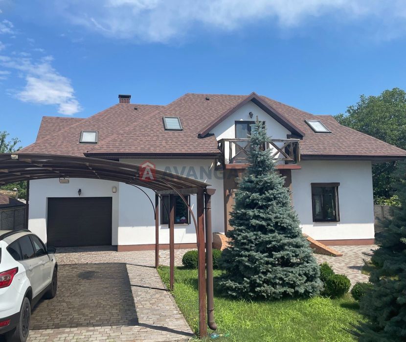 Продам уютный дом 246 м2 со своим выходом к речке в Новоалександровке