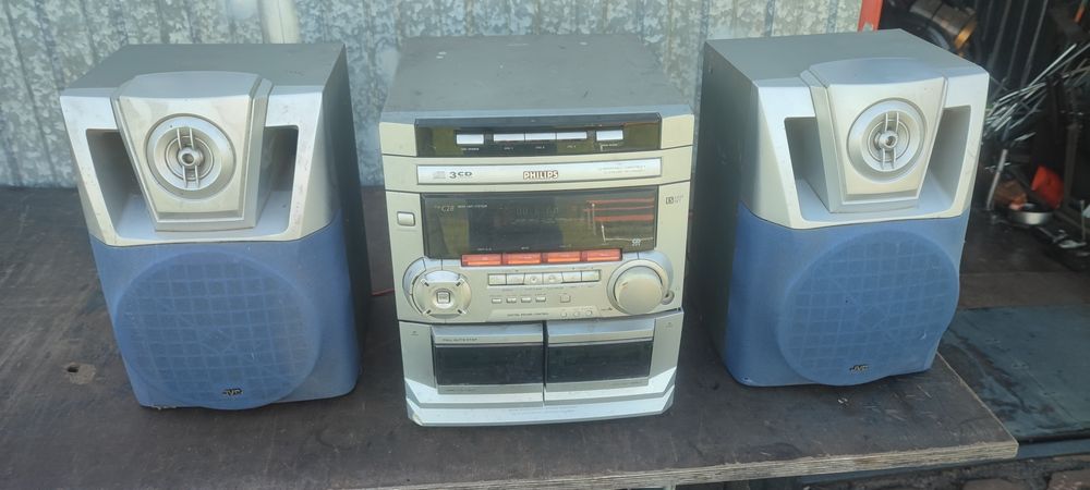Wieża audio philips mocna z głośnikami 2 drożne mocne JVC do garażu na działkę działa gra radio wejście AUX kaseta