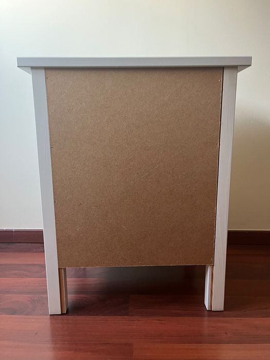Mesa de cabeceira / cómoda IKEA HEMNES 2 gavetas – branca