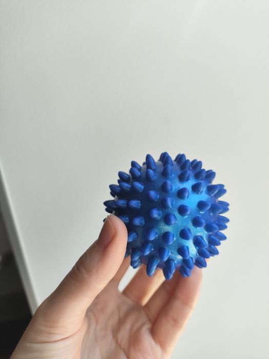 Ігровий м'яч з м'якими "шипами"