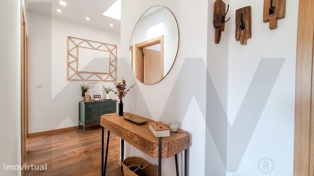 Apartamento T3 Remodelado | Estacionamento privativo | Centro da vila
