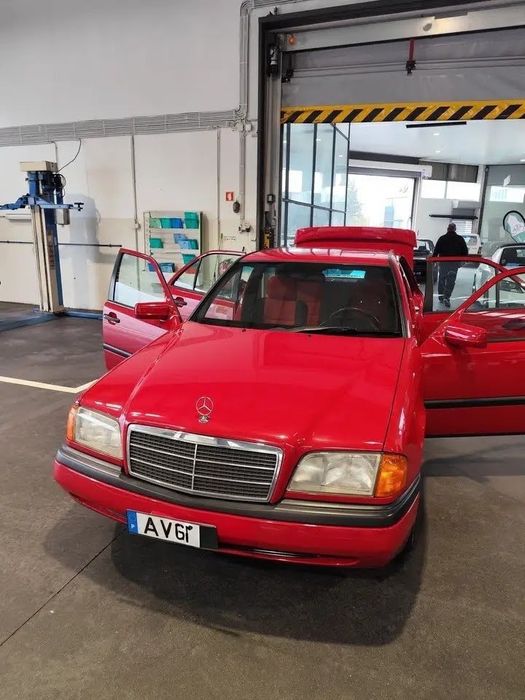 Mercedes-Benz C180 — photo 3