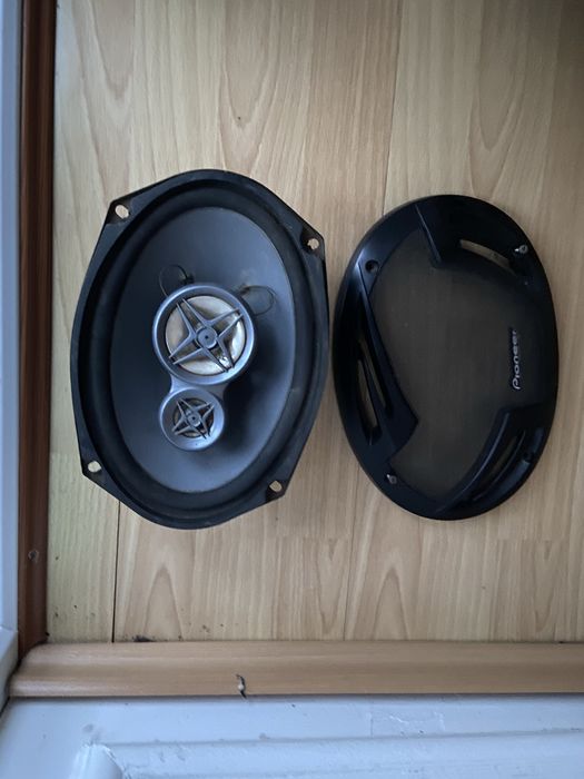 Продам колонки в очень хорошем состоянии!!