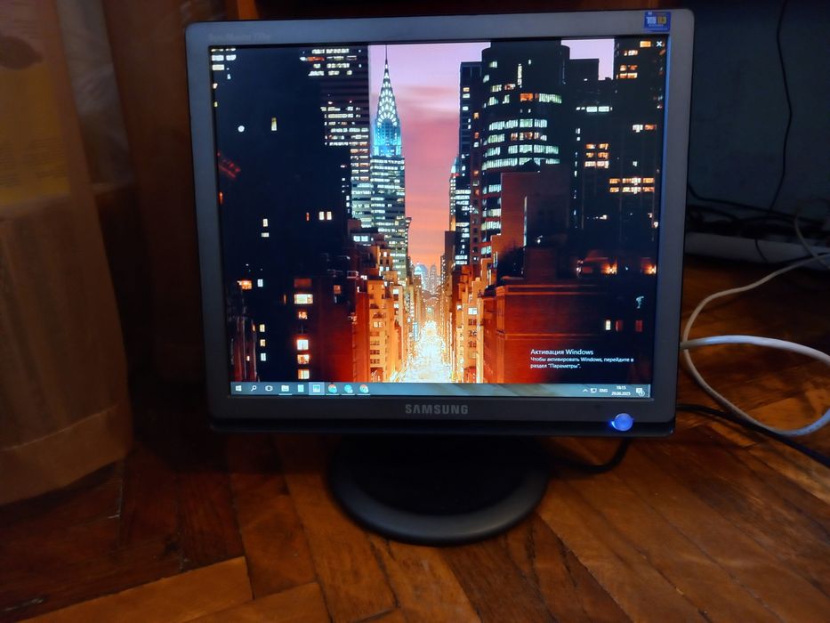 Монитор Samsung 731BF