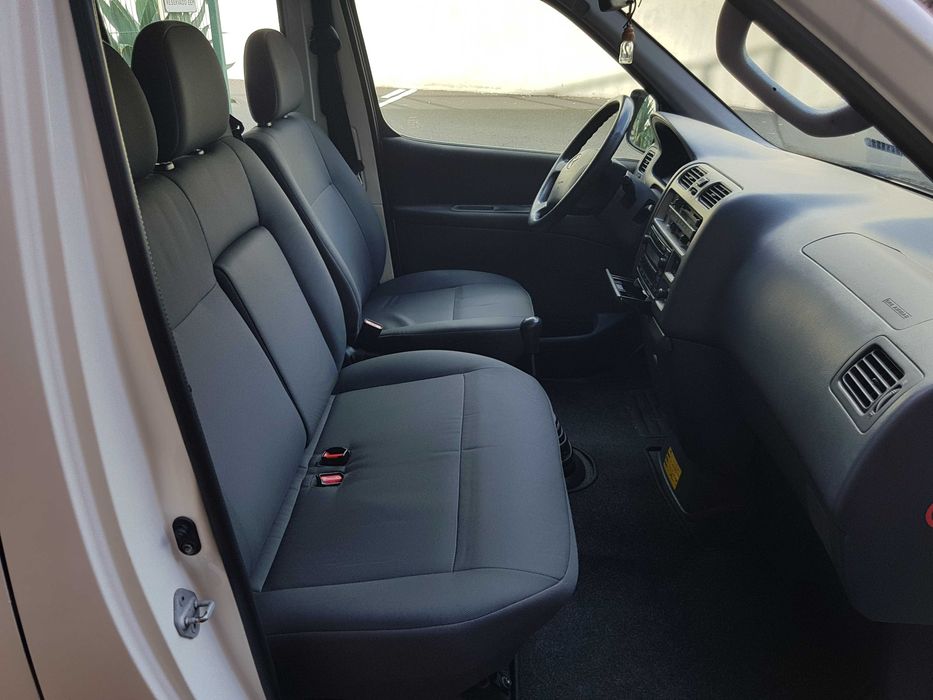 Toyota Hiace D-4D - 9 lugares - Ar Condicionado