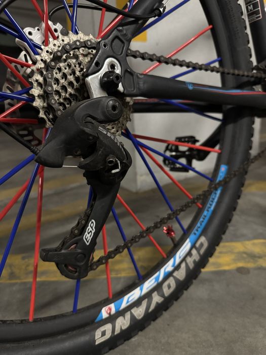 Bicicleta Berg BTT modificada para wheeling