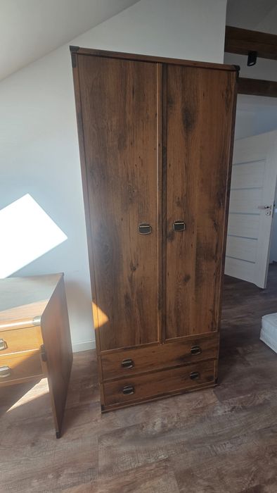 Komplet mebli za darmo