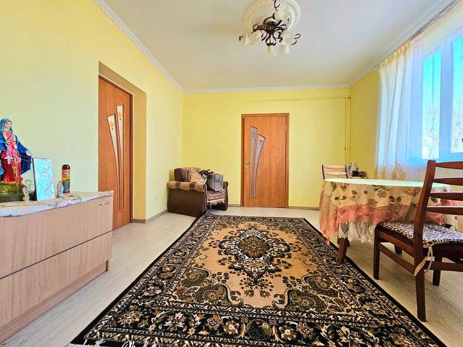 Продається добротний цегляний будинок...