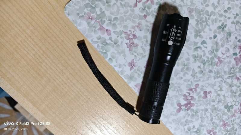 Latarka taktyczna szperacz stroboskop 2w1 LED zoom