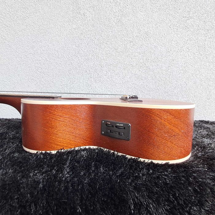 Ukulele Lanikai MA-S Soprano em mogno c/ mala rígida