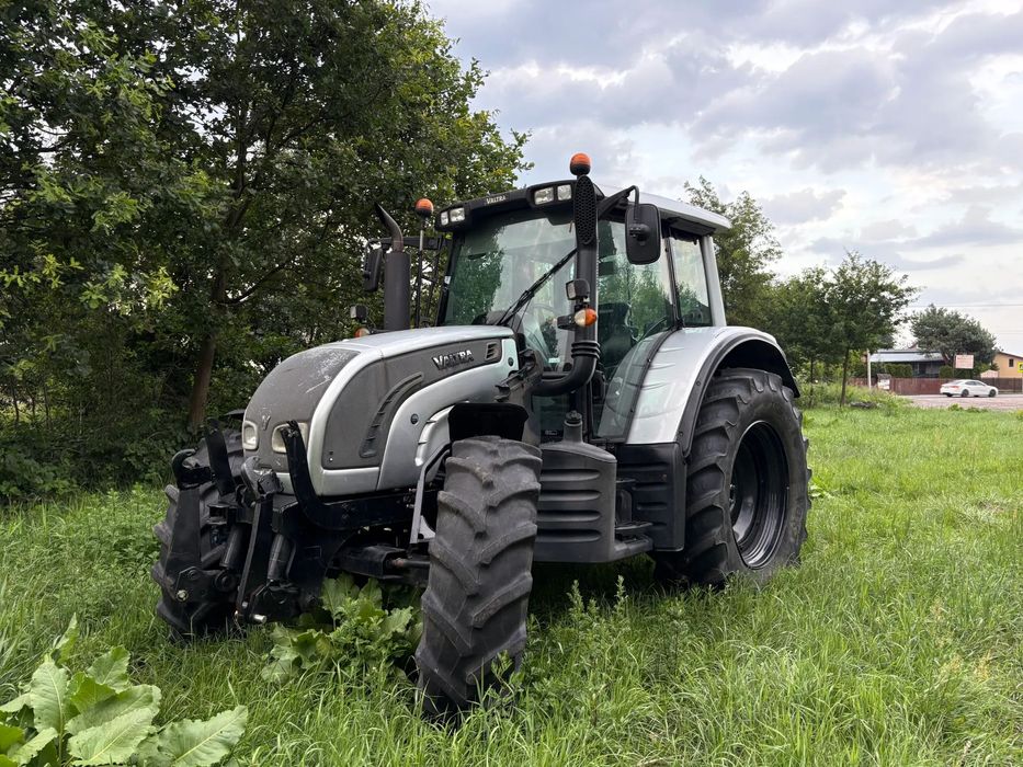Valtra N142  Valtra N142