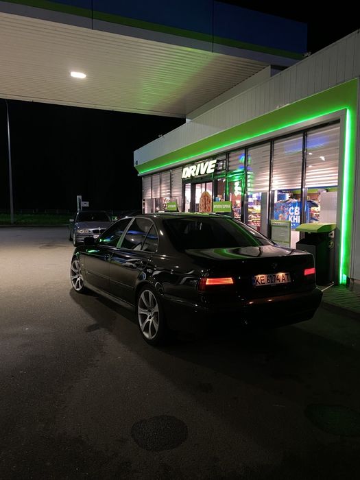 Продам BMW e39  540i