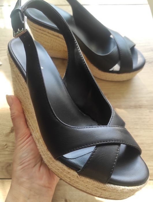 Buty na koturnie rozm. 38.