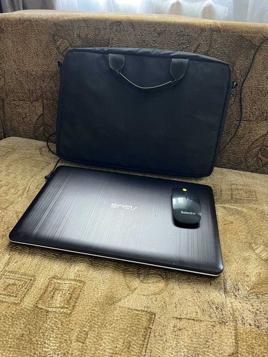 Ноутбук ASUS VivoBook X540NA — стан нового! (Повний комплект)