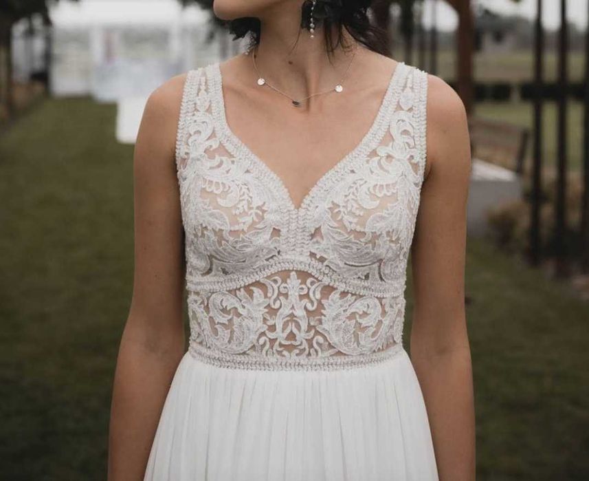 Zwiewna suknia ślubna