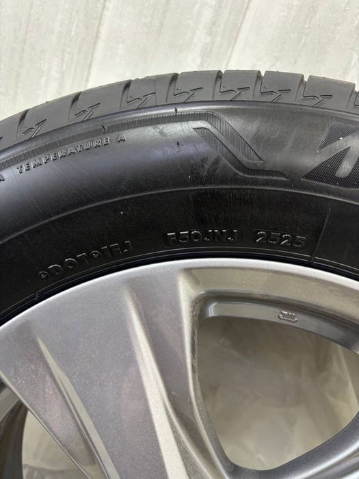 Комплект дисків та гуми на Toyota Rav 4 2025