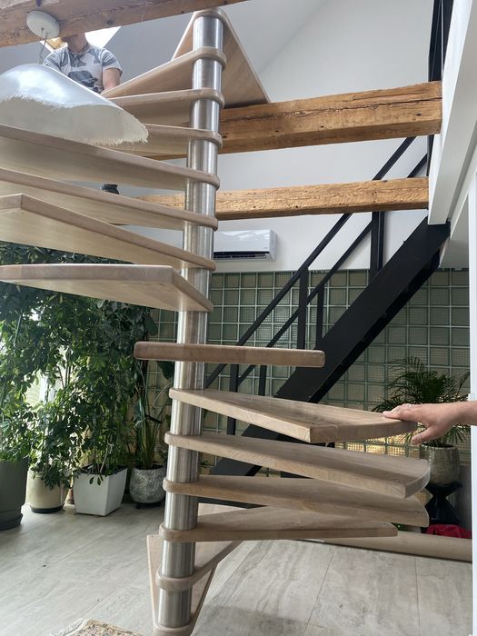 Dębowe Schody krecone spiralne