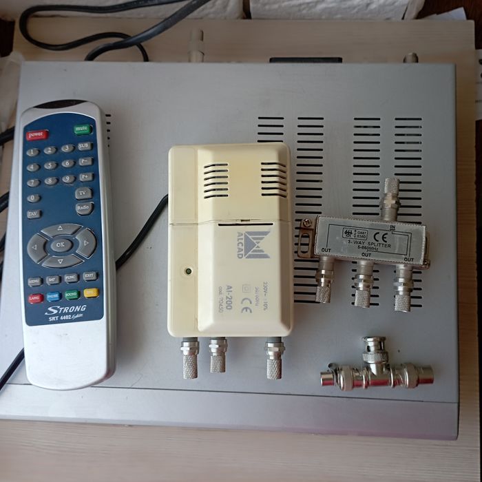 Спутниковый тюнер Strong 4402