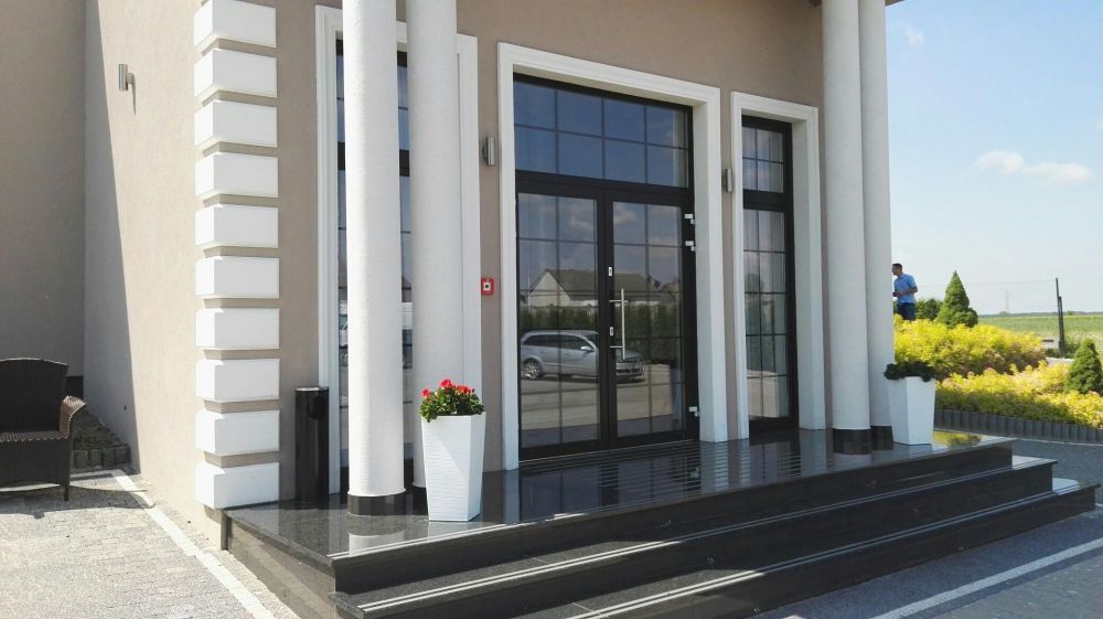 Sztukateria elewacyjna, listwa wokółokienna, gzymsy, bonie