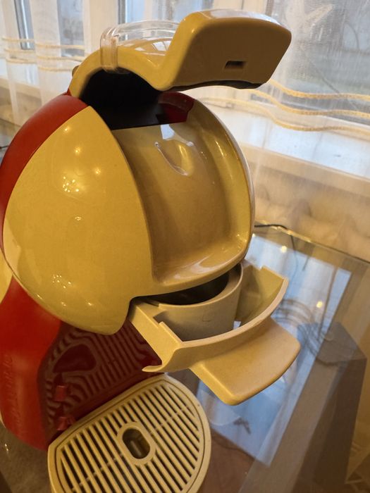 Капсульна кавоварка кофемашина Delonghi Dolce Gusto Mini Me EDG305.WR