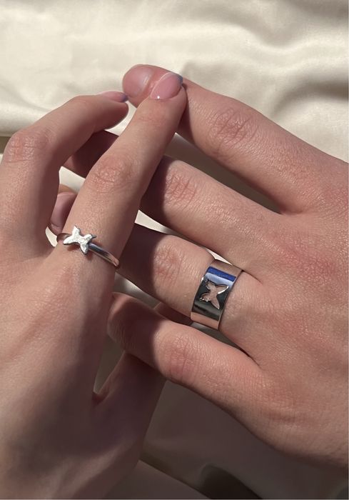 Кільця парні з метеликами