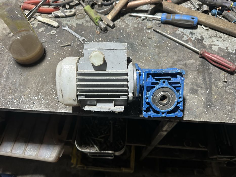 Мотор редуктор 0.06 квт 44 об