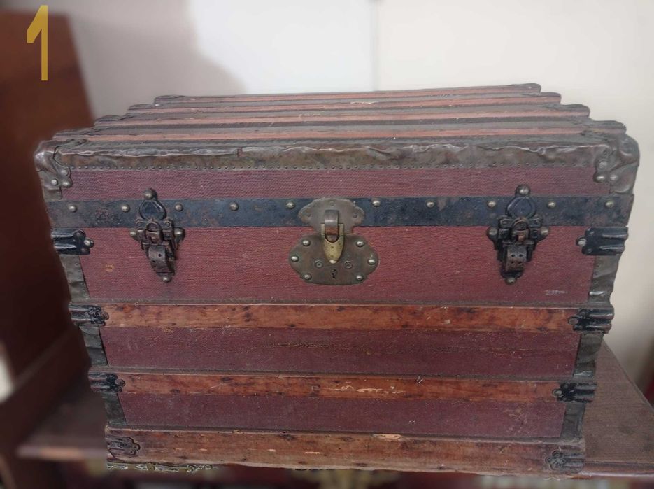 Arcas e baús diversos