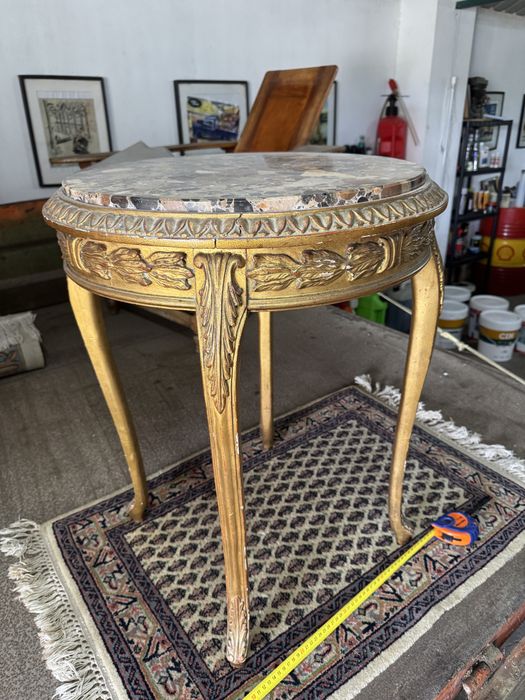 Mesa de apoio redonda estilo Luis XVI