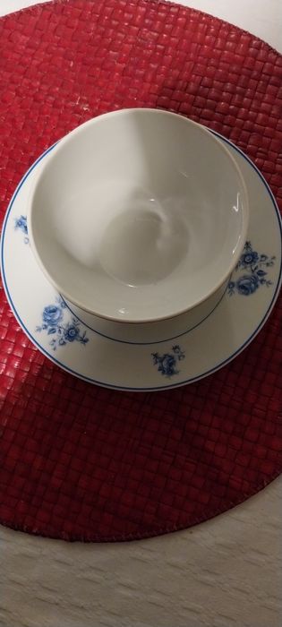 Tigela e prato para pequeno almoço da Candal