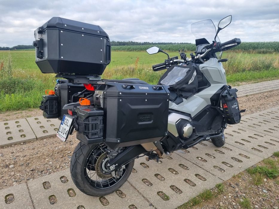 Honda X ADV 750 nowy model mały przebieg
