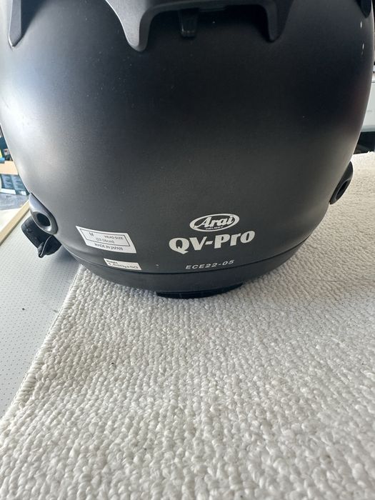 Capacete Arai QV Pro M preto mate