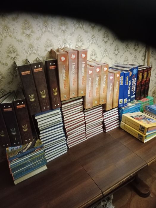 Sprzedam książki,encyklopedie ,płyty,CD,DVD.Gazety Wojenne i inne.