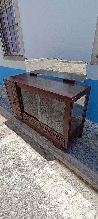 Cristaleira castanha