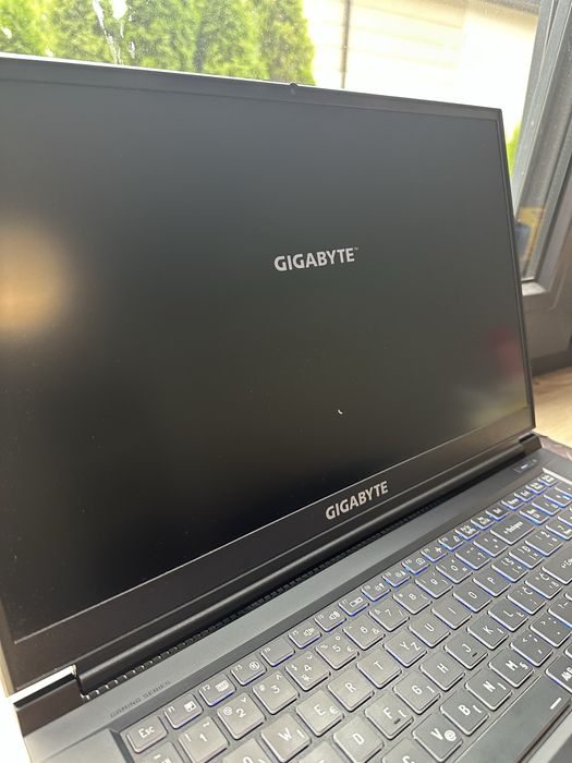 Gigabyte rtx 4050 i5 16gb 512 ssd 144 hz