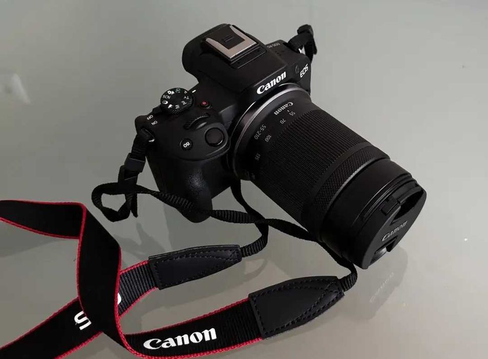 Máquina Fotográfica Mirrorless Canon EOS R50 + RF-S 18-45 IS STM + RF-S 55-210 IS STM + Bateria Extra