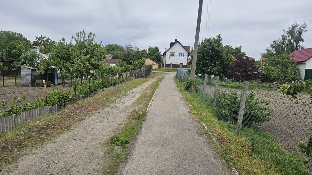 Ділянка 7 соток в БЕЗУГЛІВЦІ з підведеними комунікаціями