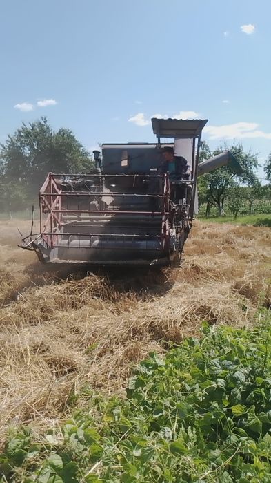 Комбайн Claas Columbus