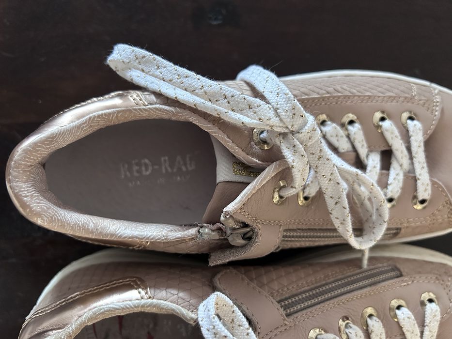 Ténis de adolescente novos