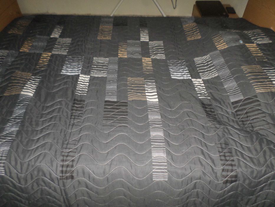 Colcha acolchoada Trace/ Antracite / 2 fronhas/  Nova