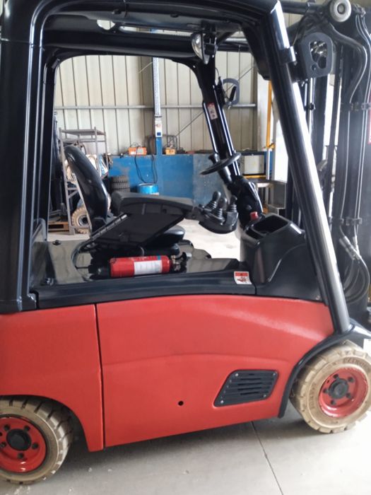 Empilhador Elétrico Linde E16C e E16P