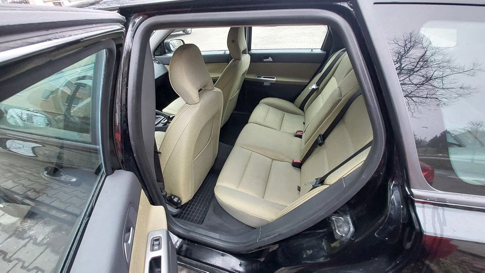 Volvo v50 2.0d polift, bogate wyposażenie,