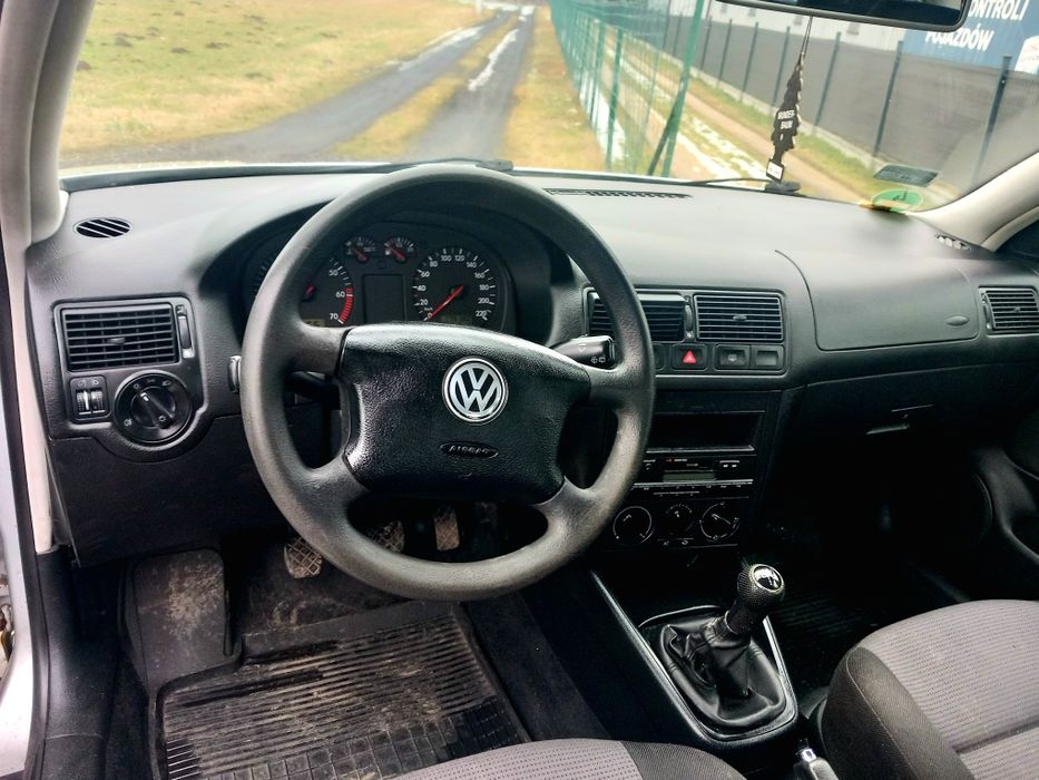 Volkswagen  Golf  4 1.4 Benzyna 2001r.