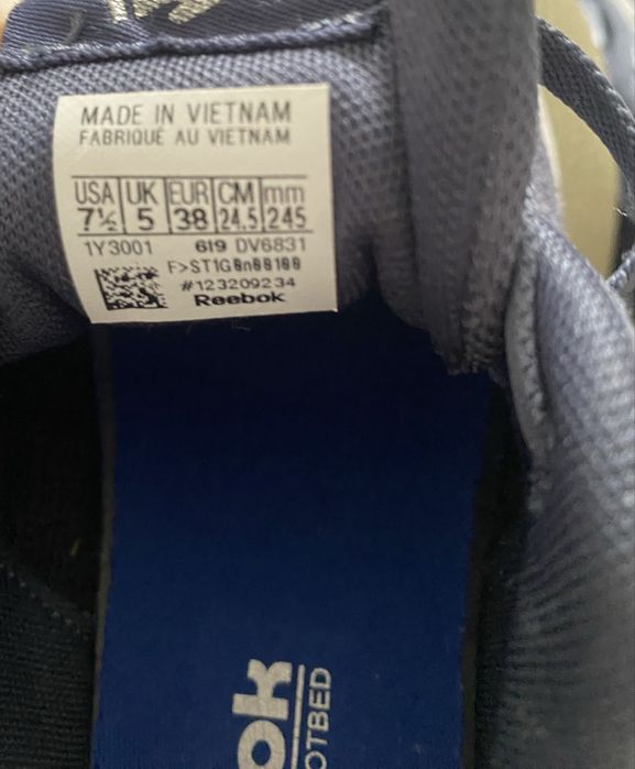 Buty sportowe adidasy Reebok rozmiar 38 granatowe połyskujące