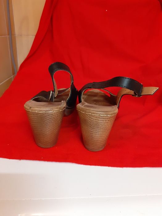 Buty  damskie  wygodne  bardzo  lekkie