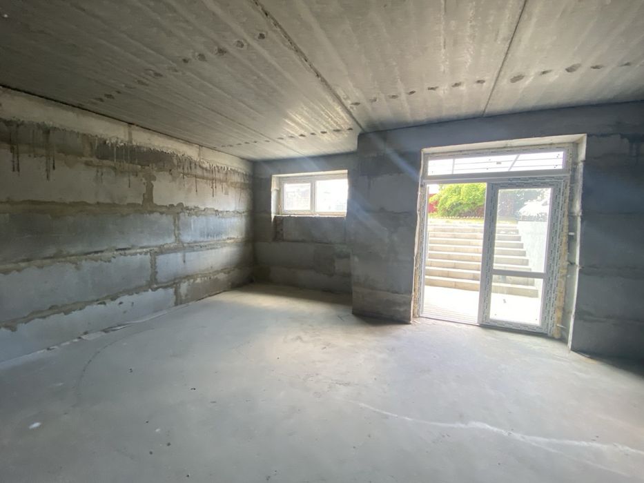 Здам в оренду приміщення 125м2(58,1 м2 та 66,3 м2) Петрівське містечко