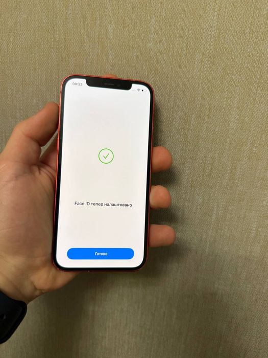Продам iPhone 12 на 64 gb