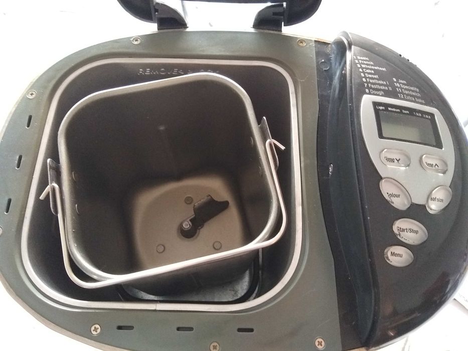 Máquina de pão Morphy Richards inox completa