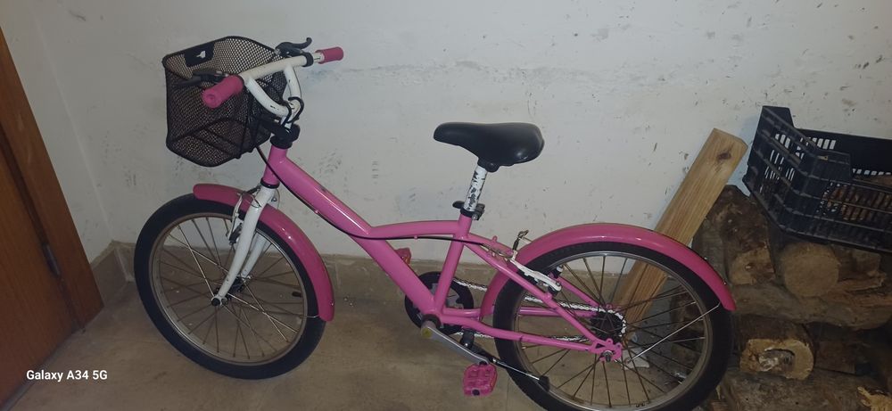 Bicicleta  de menina  roda 20